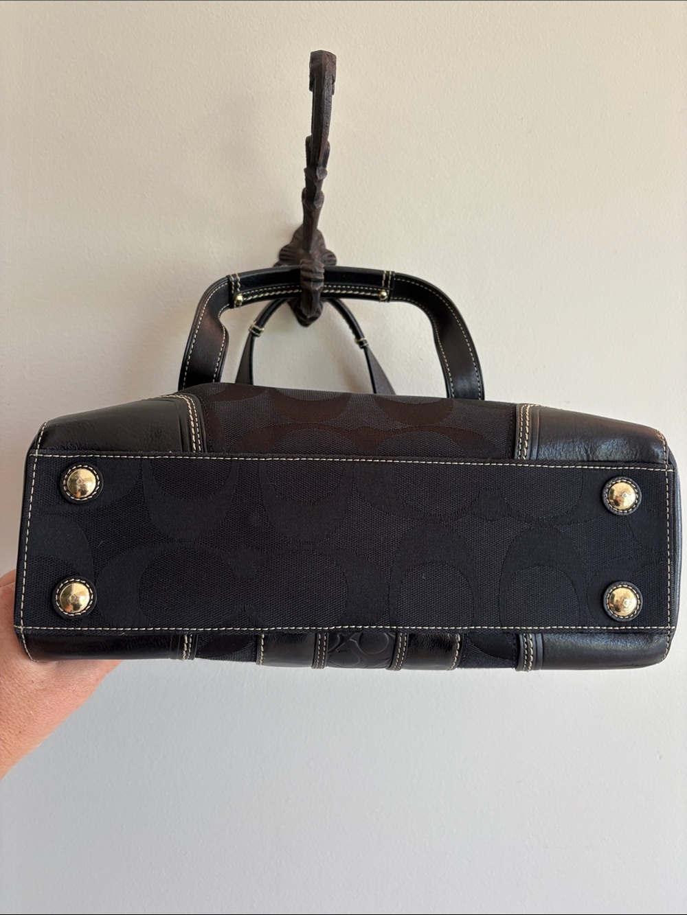 Coach Hampton Signature Strap Satchel Bag in Black with gold hardware & turn - Picture 3 of 16